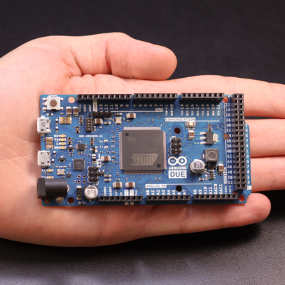 arduino_due_in_hand.jpg