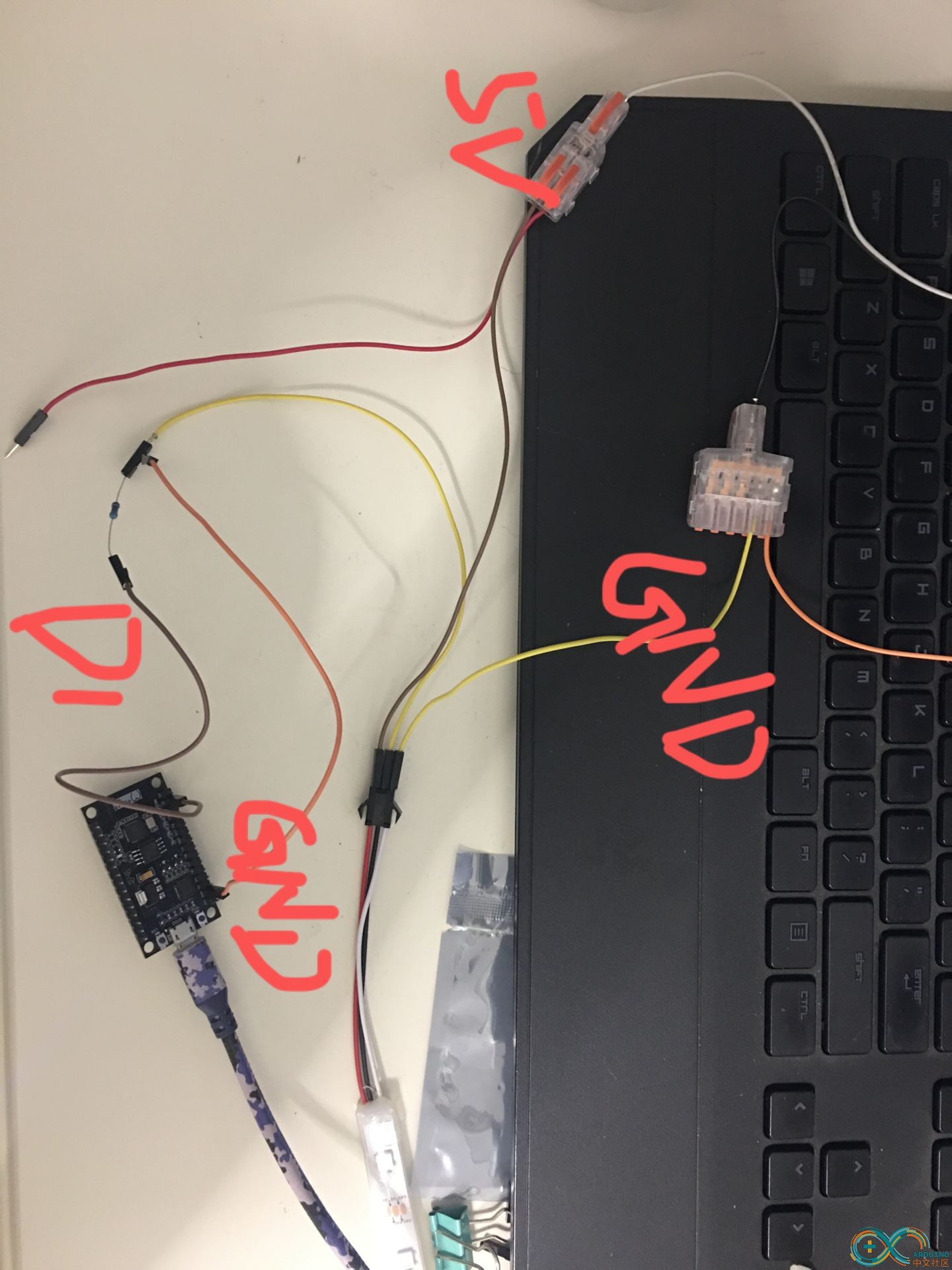 这是接线图，灯带正负极5.3v，信号线接D1引脚，开发板GND与信号线共地